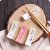 Zestawy sztućców 1 szt. Japońska śliwka Blossom Ceramic Chopstick Holder Kreatywna kuchnia Dostarczanie opieki domowej Gadżet 230906