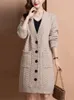 Kvinnors tröjor Koreanska kvinnor Autumn Long Sleeve Loose Fashion V Neck Elegant Sticked tröja Cardigans Basic Causal Coat Tops ZY7150 230906