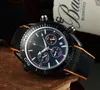 Omeg Nouvelles montres de luxe pour hommes Montre à quartz de haute qualité 44mm Top Marque Designer Horloge bracelet en cuir noir Ceinture Chronographe travail Hommes Accessoires de mode Cadeaux de vacances