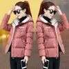 Trenchs de femmes manteaux 2023 veste d'hiver femmes parkas à capuche épais coton rembourré Parka femme manteau court mince vêtements d'extérieur chauds