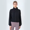 LU-009 Completo da yoga Giacca sportiva con collo in piedi Top Moda femminile Cerniera Disegno Corda Maniche lunghe Cappotto da fitness da corsa sottile e sciolto