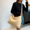 Torby wieczorowe Koreańska plisowana torba na ramię Kawai Bubble Gaza TOTE TOTE CQUILTED Cloud Under z broszkami Women's Trend 2023