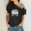 Camisetas para mujer Soy la mamá de hockey Camiseta con estampado de dibujos animados suelta irregular Mujeres Sexy Skew Neck Cross Bandage Tops para mujer Amante de la madre