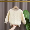 Swetry pullover dla chłopców zimowe ubrania dziewczęta lampart moda okrągła grube ciepłe miękkie dzieci Costom 230906