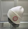 Lüks Beanie Erkek Kadın Beyzbol Şapkası Spor Pamuk Örme Şapkalar Kafatası Kapakları Takılı Klasik Nakışla Mektup Kış Yün Beanies Sıradan Açık