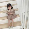 ガールSドレス春の夏の女の子服をかわいい子供時代の女の子格子縞の綿リネンラペルカラードレス長袖スカート230906