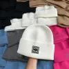 Designer de moda outono inverno gorro chapéus homens e mulheres marca de moda cristal dupla letra c universal boné de malha outono lã ao ar livre quente crânio bonés