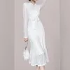 Robes décontractées de base Doux français léger luxe Chic Design haut de gamme robe blanche col en v dentelle taille haute mince jupe en queue de poisson robe élégante 230905