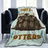 Coperte Fasce Kawaii Sea Otters Coperta in flanella Regali per bambini Accogliente coperta per la pausa di mezzogiorno per divano da ufficio Leggera calda super morbida 230905