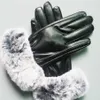 2021 Design Damenhandschuhe für Winter und Herbst Kaschmir-Fäustlinge Handschuhe mit schönem Fellknäuel Outdoor-Sport warmer Winterhandschuh302W