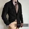 Vestes pour hommes Veste de chasse en daim Vintage Quatre poches Mariage Marié Casual Blazer Slim Fashion Design Simple Boutonnage