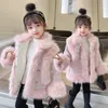 Vestes Mantel Wol Anak Perempuan Balita Lucu Bulu Sambungan Gaya Corée Jaket Palsu Anak anak Pakaian Merah Muda Manis pour 5Y 7Y 230905