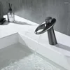 Torneiras de pia do banheiro Único design oco personalizado Gunmetal cinza sob balcão torneira da bacia de mistura de água fria torneiras de metal