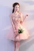 Party Dresses Bomaris Pink V-hals Mini Homecoming Abendkleid Formell Tulle Applique Special Endan Graduation Gown