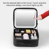 Espelhos compactos Smart LED Cosmetic Case com espelho Travel Makeup Bags Grande capacidade Moda Simples PU Couro Casual para férias de fim de semana 230905