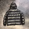 Mens Down Parkas Veste épaisse Designer Homme Manteaux d'extérieur à manches longues à capuche Hip Hop Classic Arm Pocket Manteau chaud de haute qualité261s