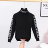 Swetry pullover dla chłopców zimowe ubrania dziewczęta lampart moda dzieci gęste gęste ciepłe miękkie dzieciaki Costom 230906