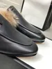 Zapatos de mula Princetown de cuero real Hebilla dorada Mocasines forrados de piel para mujer Zapatillas de lona de terciopelo Diapositivas planas Piel de cordero Suela interior Zapato de vestir Sandalias con dedos cerrados