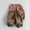 Pantolon bahar sonbahar retro çocukları cep pantolon 2023 erkek ve kızlar gevşek gündelik pantolon Kore düz renkli pamuk wtp152 230906