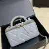 Designer Women Designer Top uchwyt Vanity Box Bags z lustrzanym złotym metalowym sprzętem Matelasse łańcuch Crossbody Cosme Cosmetic Case torebki 18x10cm C8