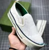 Casual skor kvinnor slip-on sneakers vit rosa klassisk jacquard denim vintage löpare tränare skridskor designer nya balanserade skor storlek 36-46