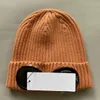 Chapéu Luxo Beanie Top Quality Designer Designer Duas Lentes Óculos Óculos Beanies Homens CP Chapéus De Malha Crânio Caps Ao Ar Livre Mulheres Uniesex Winter Beanie Preto Cinza Bonnet