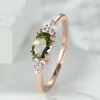 Anillos de boda de lujo femenino oliva verde cristal anillo de piedra encanto oro rosa para las mujeres linda novia circón compromiso