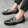 Chaussures habillées en cuir semi-formel pour hommes gland décontracté richelieu appartements sculptés angleterre mocassins Zapatos Hombre 230905