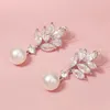 Headpieces Korea Classic Imitation Pearls Drop örhängen för kvinnor Fashion Cubic Zirconia Leaf Dingle Earring Bridal Wedding Jewelry