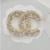 Luxury Designer Pearl Brooches Fashion Mens Womens Brand Double Letter Pendant Brooche Sweater Suit Brought Pin Clothing Jewelry Accessories