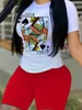 Tute taglie forti da donna LW Estate Donna Manica corta T-shirt con collo Top Pantaloncini a matita AbitiStreet Poker Letter Print Set rosso in due pezzi 230906