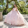 Rosa Perlen-Spitze-Ballkleid-Quinceanera-Kleider, applizierte Ballkleider mit langen Ärmeln, Herzausschnitt, Sweep-Zug, Sweet-15-Korsett-Maskeradekleid