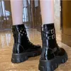 Stivali con plateau in pelle verniciata con rivetti da donna Autunno Punk Moto con tacco largo Scarpe gotiche alla caviglia 230905