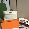 Luksusowy projektant torby na torbę Najwyższą jakość kobiety Crossbody Purple Czarne cielę ze skórzanym paskiem na ramię moda mała torebka torebka z pudełkiem