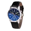 Montres-bracelets Vintage Blue-ray Verre Montres Pour Hommes Numérique Neutre Quartz Simule Poignet Epidermique Bracelet En Cuir Montre Relogio Masculino