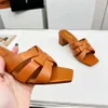 Damespantoffels met middelhoge hak, muilezels, echt leer, kruisgeweven leren buitenzool, pantoffels met blokhak, luxe designersandalen, fabrieksschoenen met doos