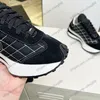 Kvinnors designer sneakers klänning sko snörning quiltad textur hårdvara matelasse plattform klackar fritid sko damer gummi sula klassisk denim svart sportsko