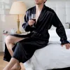 Vêtements de nuit pour hommes Mode Hommes Simulation Soie Peignoir Solide Couleur Confortable Satin Doux Kimono Pyjamas Robe De Poche Vêtements De Nuit Homewear