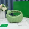 Jodie Bag Woven Women 디자이너 Bottegass Venetass 핸드백 여성의 매듭이있는 겨드랑이 둥근 호보 아크 만두 어깨 크로스 바디 가죽 핸드백