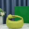 Jodie Bottegass Borse Designer Venetass Woven Bv2023 Borsa a tracolla con tracolla annodata da donna Hobo Arc Dumpling Ys8v I416