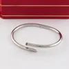 Brazalete Marca de moda Clásico Diamante Tornillo Nail Cuff Pulsera Mujer Joyería de lujo Mejor Día de San Valentín