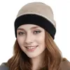 Baskar Kontrast Färghatt stickade snygga vinterhattar för kvinnors öronskyddsbönor med färgglad skarvdesign