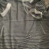 Kvinnors hoodies Summer Hooded Stripes randiga sömmar Kort ärm Pullovers Casual M-4XL Loose Pocket Sweatshirts All-Match kläder för