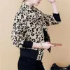 Kvinnors jackor mode korta kappa damer vår höstkläder leopard tryckrockar stativ krage knapp sport avslappnad femme jacka jacka
