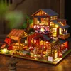 Accessoires voor poppenhuizen Diy houten poppenhuis miniatuur bouwpakket Poppenhuizen met meubilair Japans Casa poppenhuis handgemaakt speelgoed voor meisjes geschenken 230905