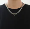 Halsband för män lyxiga smycken triangel klassiska kedjor punk emalj titanmaterial icke-allergiskt juveler för kvinnor gåva för alla hjärtans dag
