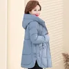 Gabardinas para mujer Abrigos de mediana edad Madres de edad avanzada Ropa de algodón Mujeres Espesadas 2023 Invierno Vintage Suelto con capucha Estilo extranjero Chaqueta de plumón