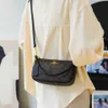 % 70 Fabrika çıkışı Kapalı Yüksek Kaliteli Işık Çantası Altına Altına Çıkar Sıradan Crossbody Küçük Çanta Satışta