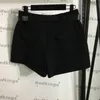 Pantaloncini con cintura in vita a 2 colori Pantaloni firmati con distintivo della personalità Pantaloncini casual da donna Pantaloncini corti da ragazza morbidi di lusso