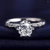 Klusterringar 18k vitt guld Moissanite Stone Ring Women Engamenet Wedding MS-034